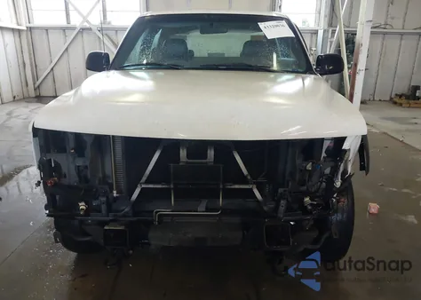 2002 Chevrolet Silverado 2500Hd из США, поврежденный, VIN 1GCHC23UX2F133420